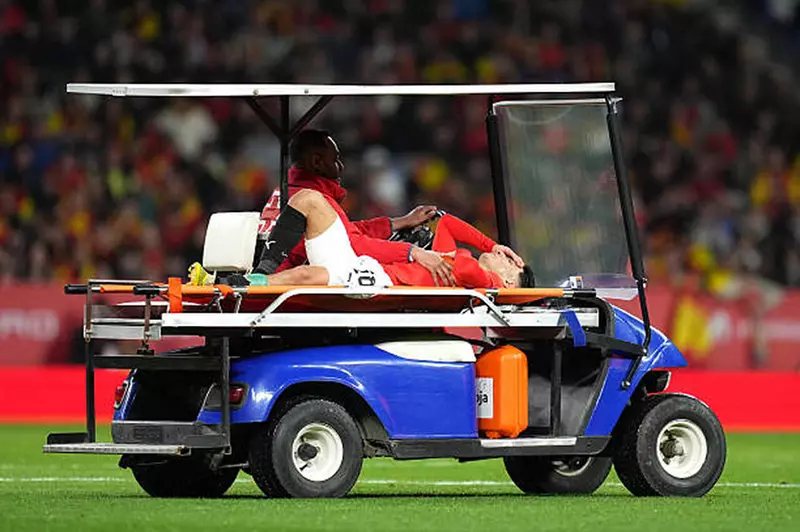 حتى يتماثل للشفاء.. جوهر نبيل يوصي بتقديم الدعم الكامل لإسلام عيسى 